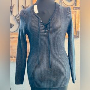 NWT Romeo + Juliet Couture Black and Grey Rib Knit Lace-Up Front Sweater - Sz L